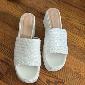 White platform sandal size 10 white gentle use
